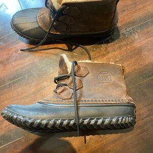 NWOT SOREL womens 8.5 boots